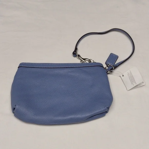 Coach Wristlet - Picture 4 of 4